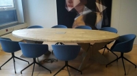 Steigerhouten ovale tafel met dubbele steigerhout kruispoot
