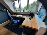 Bureau hoek. Hoekbureau steigerhout